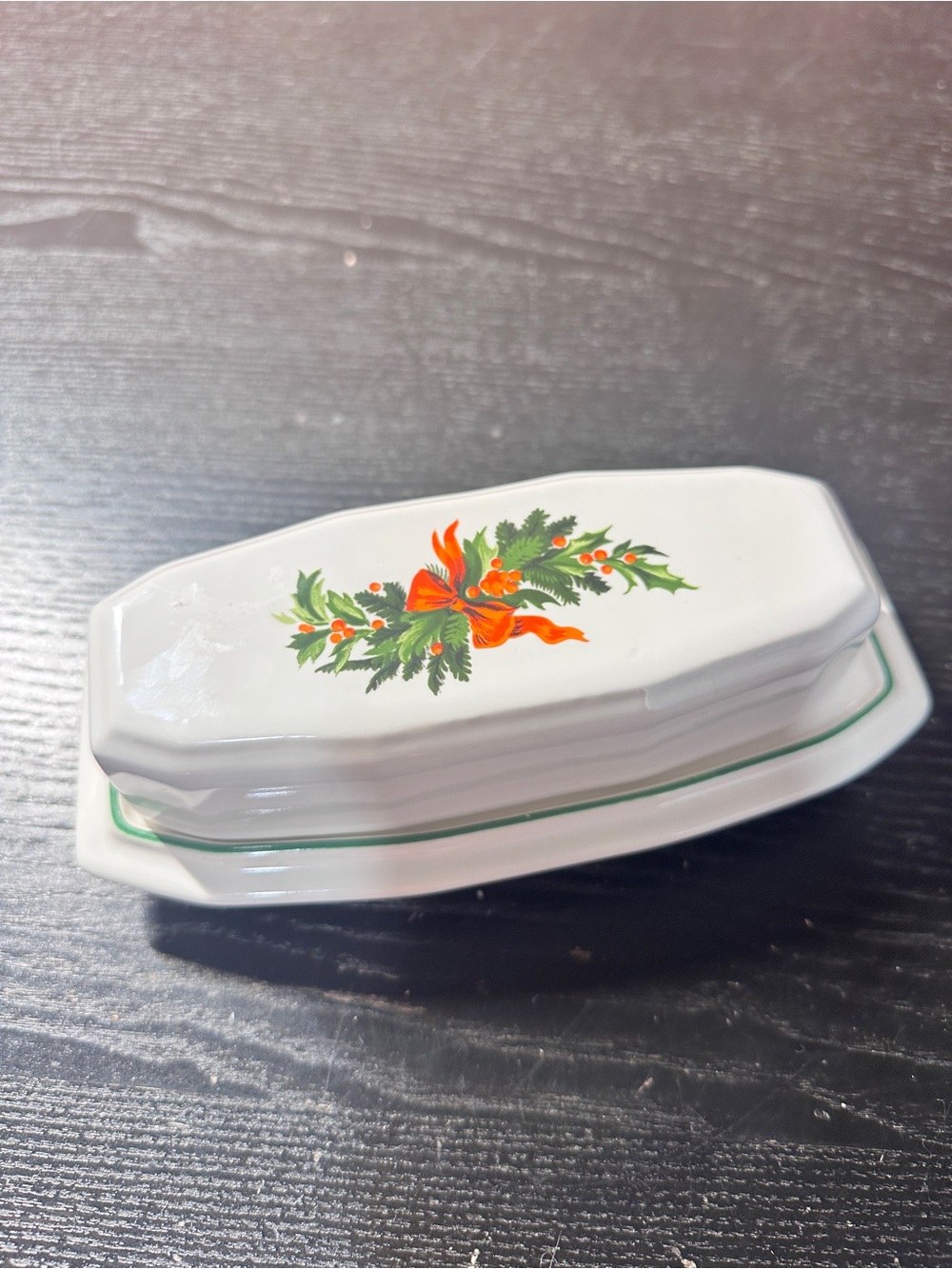 Christmas Heritage by PFALTZGRAFF  1/4 Lb Covered Butter Dish  Holly & Ribbon